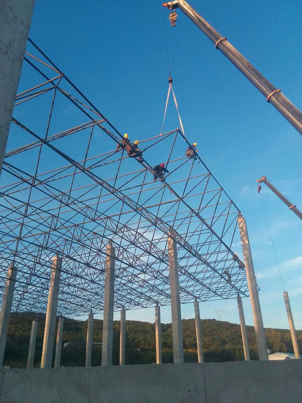 随州汪清物流园网架
